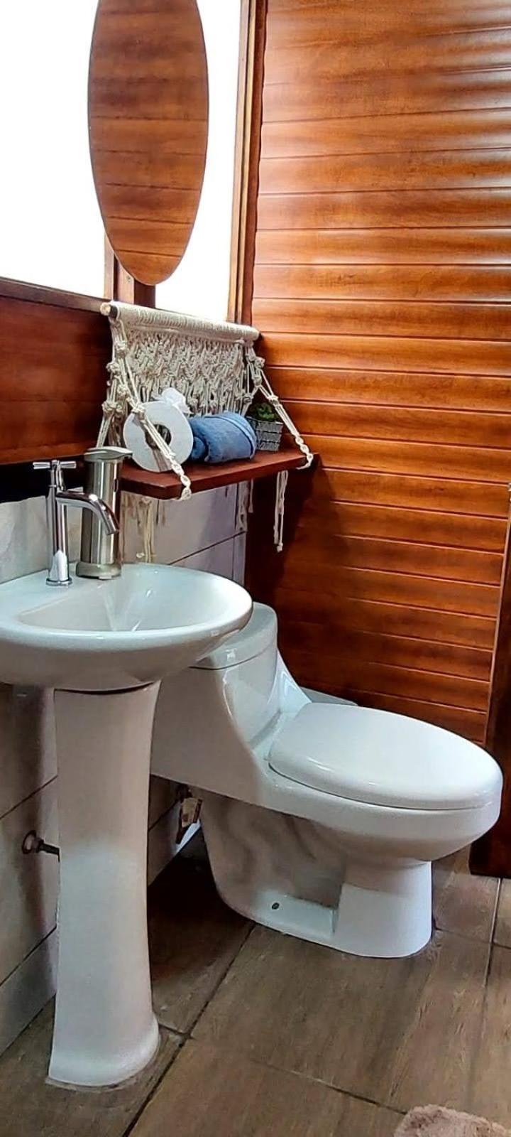 Casita Happy Feet And Tours Corcovado Hotel Drakes Bay Exterior foto